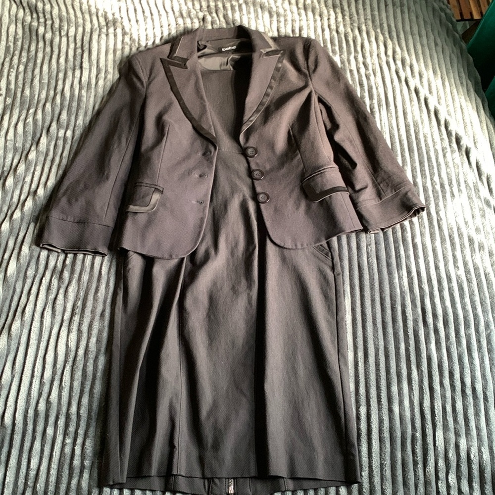 Bebe Suit with Dress and Blazer in Black. Size 10.